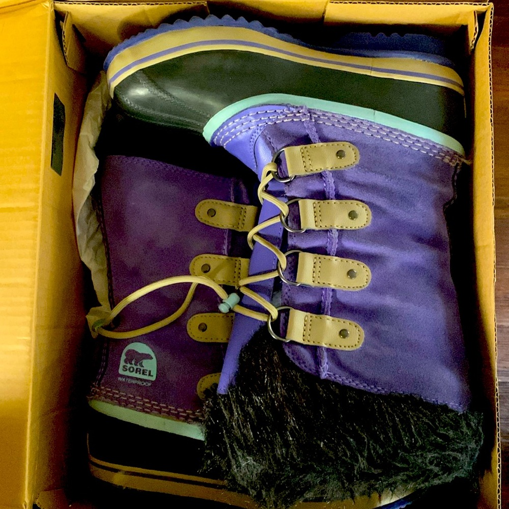 SOREL Tivoli IV Tall boot girls 4 or womens 6